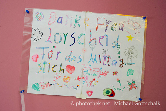Dankeskarte in den Raeumen des Kalker Kindermittagstisch e.V, Köln