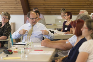 Christian Schmidt, Bundesminister für Ernährung und Landwirtschaft, bei der Bürgerdialogveranstaltung in Deggenhausertal