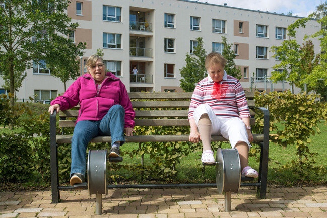 Bewohner im "Seniorenpark für Sport und Spiel" des Sozialzentrums Am Grünhufer Bogen in Stralsund/Mecklenburg-Vorpommern