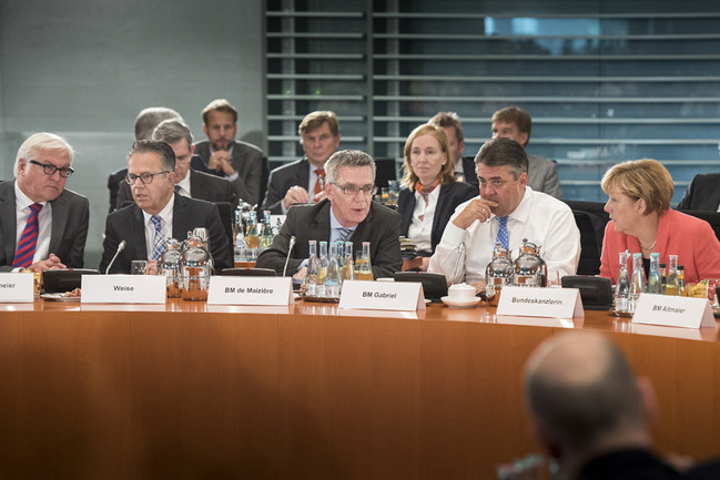 Bundeskanzlerin Angela Merkel: Treffen mit Ministerpräsidenten der Länder zur Asyl- und Flüchtlingspolitik