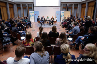 Bürgerdialog mit Minister Steinmeier am Mittwoch (14.10.) in Berlin, kulturweit-Freiwillige 